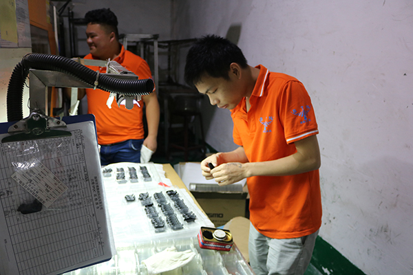 注塑模具制造廠：藍牙耳機模具你知多少，一測便知曉