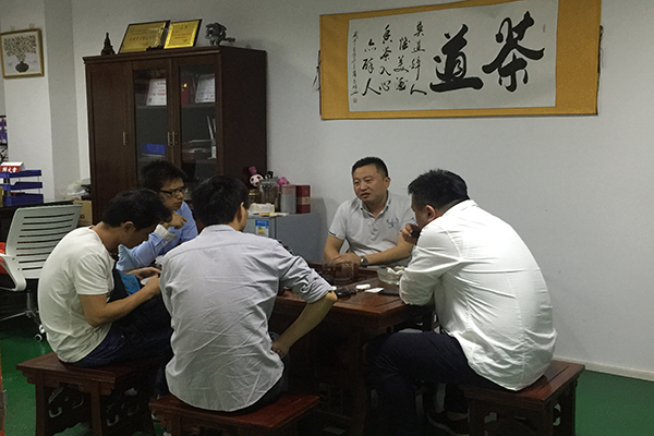 做耳機(jī)模具哪里的工廠更專業(yè)？看深圳注塑模具廠博騰納