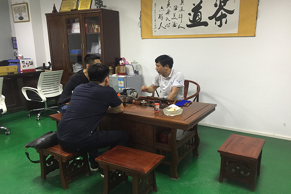 電子產(chǎn)品開模，就找深圳精密塑膠模具廠！